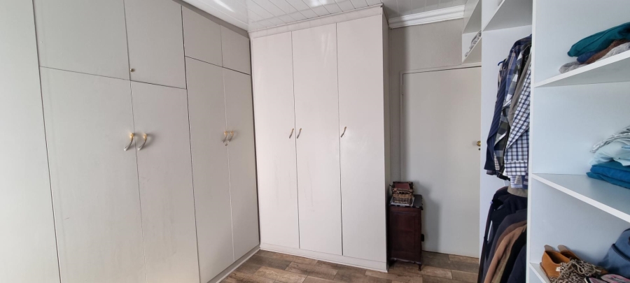 5 Bedroom Property for Sale in Dan Pienaar Free State
